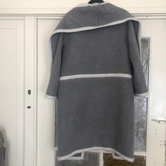CAROLINA HERRERA NWOT Laine coat - Picture 7 of 7